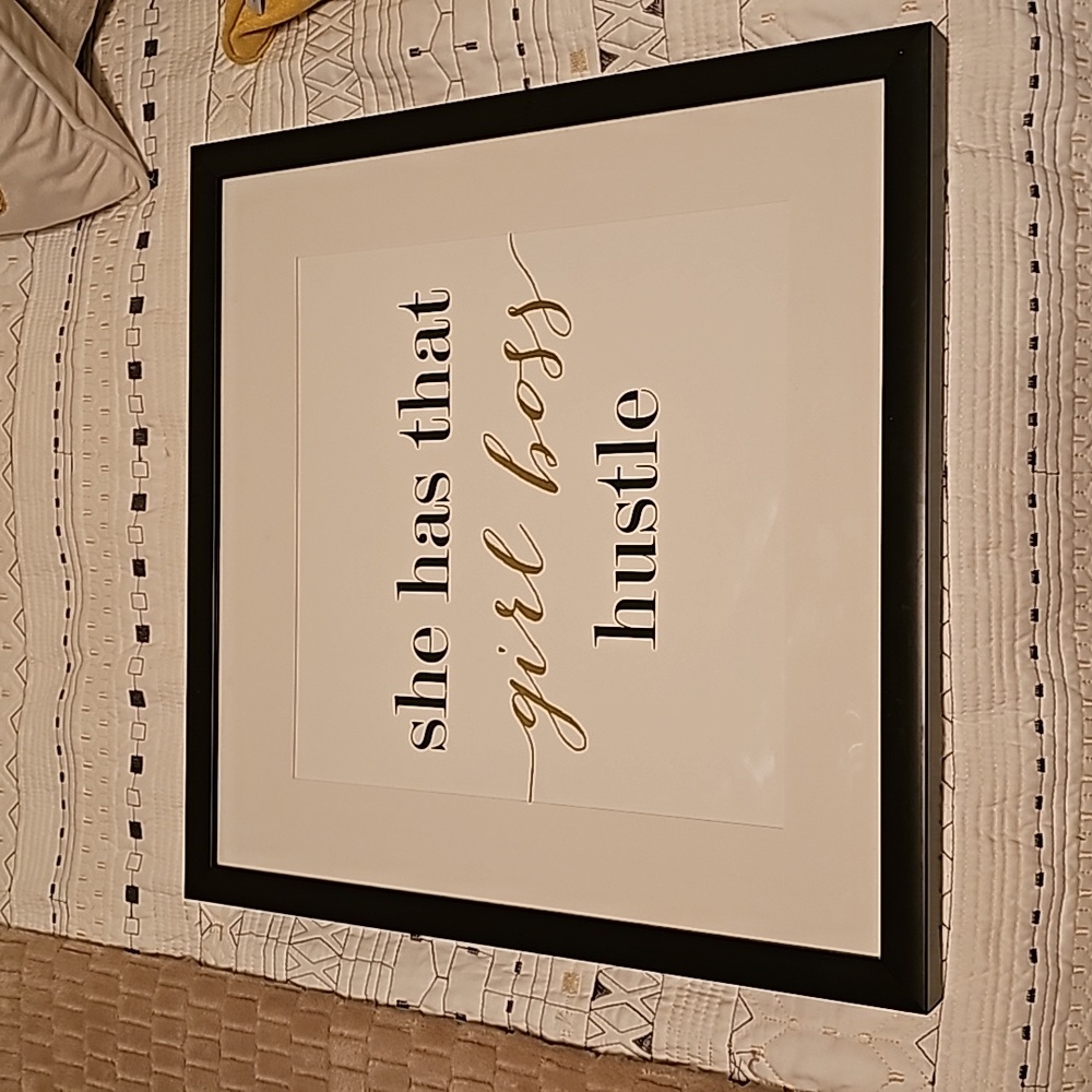 Wall decor - She has that girl boss hustle